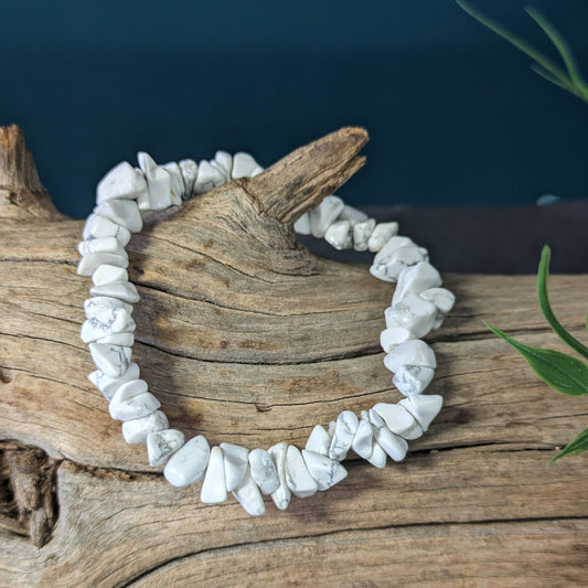 Crystal Chip bracelet - White Howlite image 0