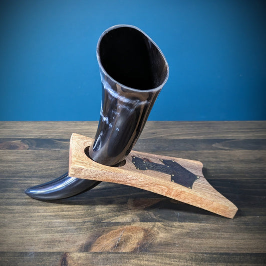 Horn with Wooden stand image 0
