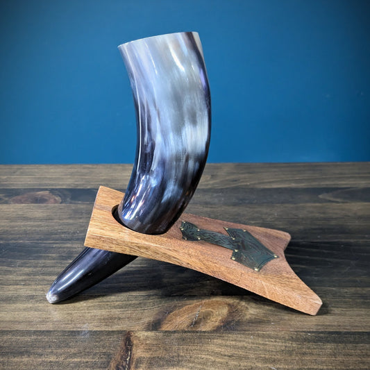 Horn with Wooden stand image 0