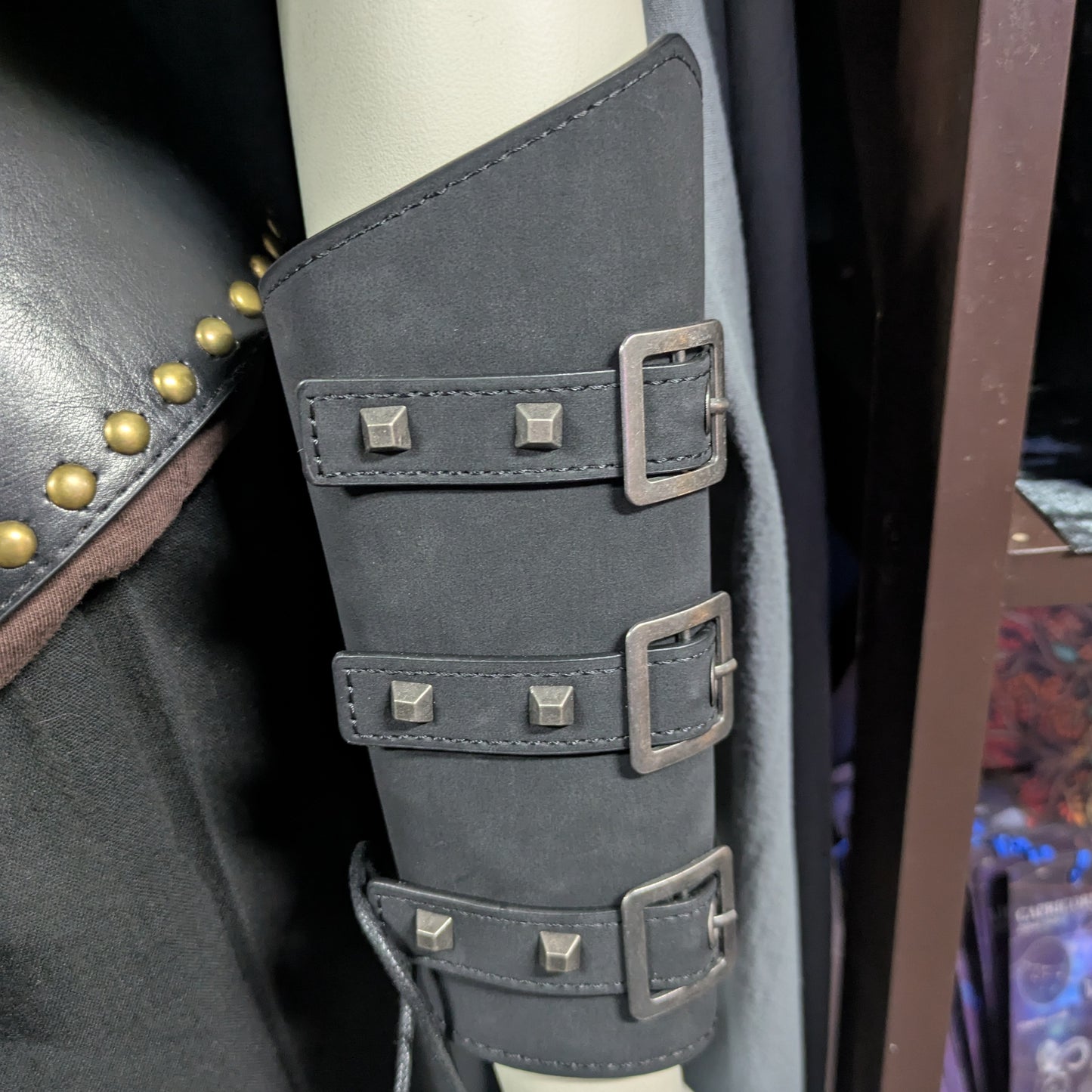 Medieval Bracers with Buckle - black