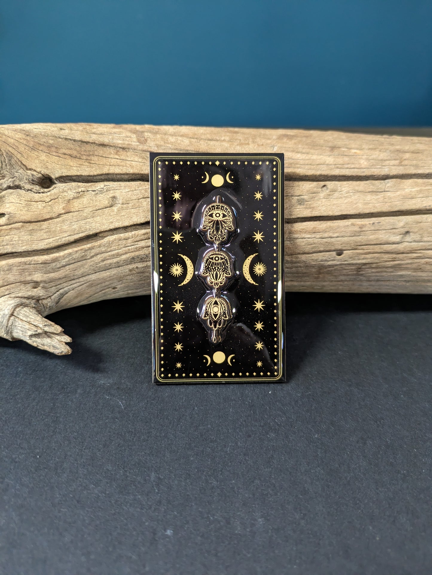 Magnet - 3 Hands image 0