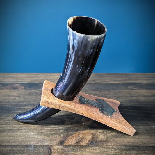 Horn with Wooden stand image 0
