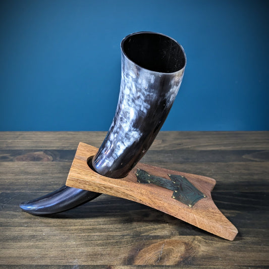 Horn with Wooden stand image 0