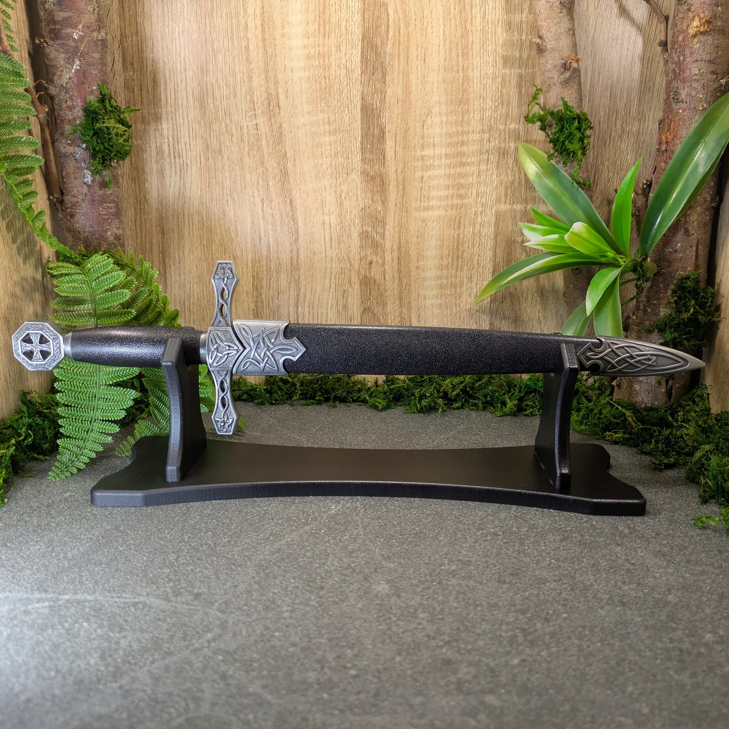 Celtic Cross Dagger and Scabbard